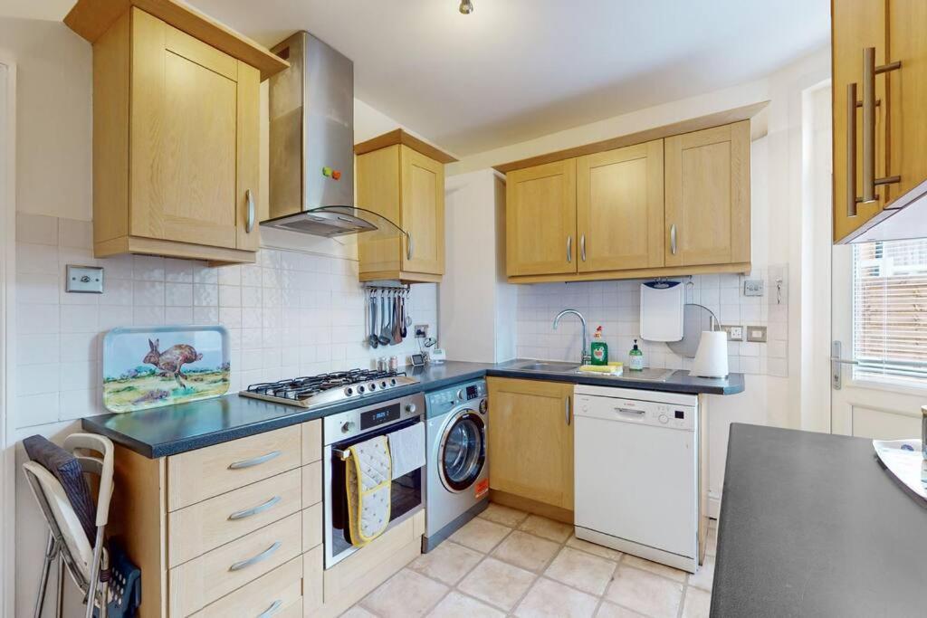 Spacious 2Bd Apartment Cricklewood London Eksteriør billede