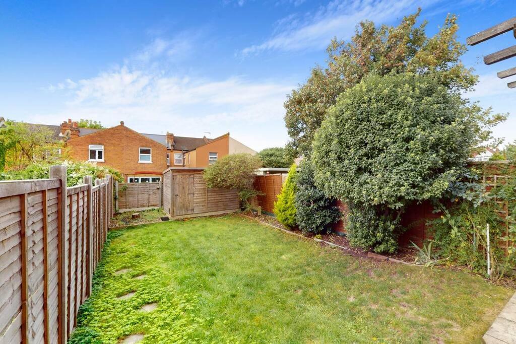 Spacious 2Bd Apartment Cricklewood London Eksteriør billede